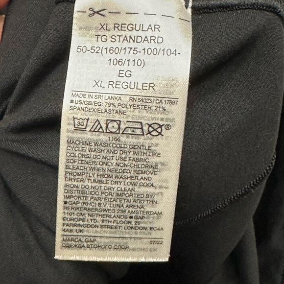 GAP Women's Classic Black Leggings - Picture 6 of 9